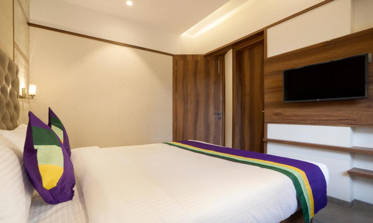Treebo Premium Savera Inn Mumbai Exterior photo