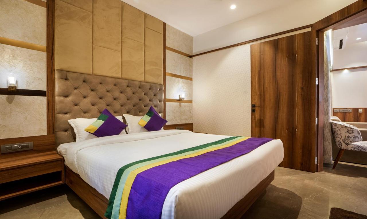 Treebo Premium Savera Inn Mumbai Exterior photo